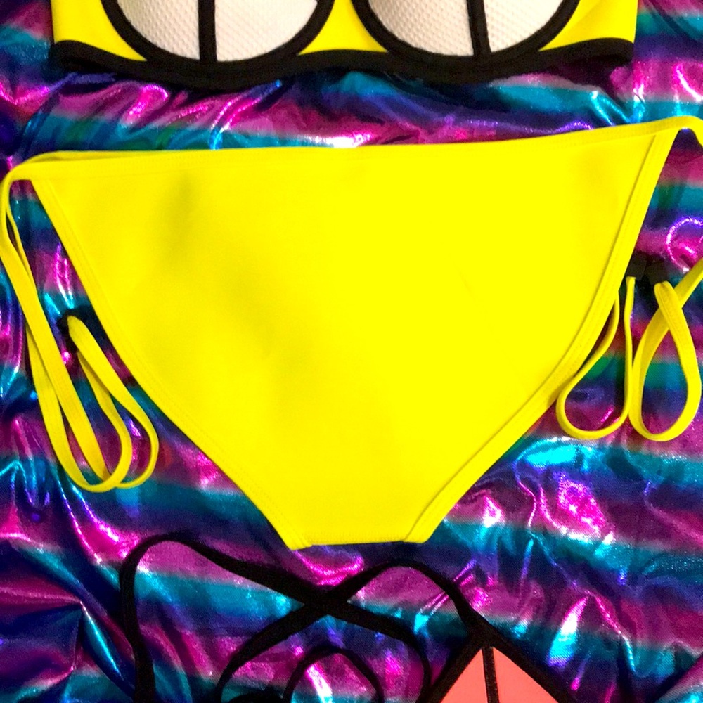TRIANGL Bikini - Picture 7 of 10